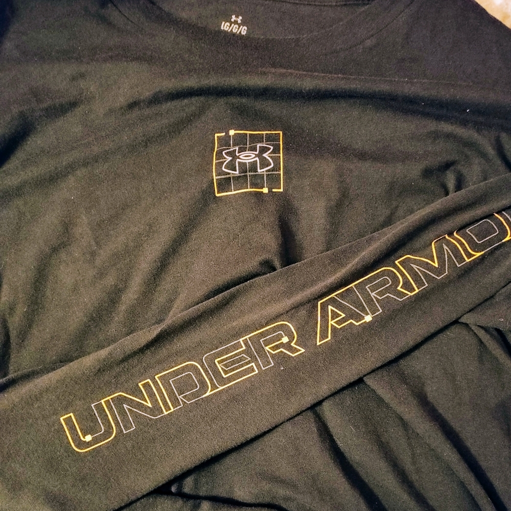Long sleeve Underarmour Shirt